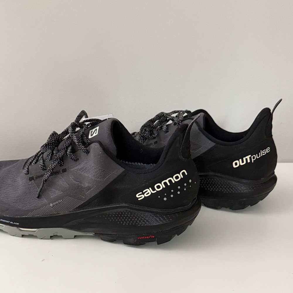 Salomon Men's Black and Gray Athletic Shoes